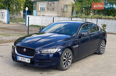 Седан Jaguar XE 2015 в Миргороді