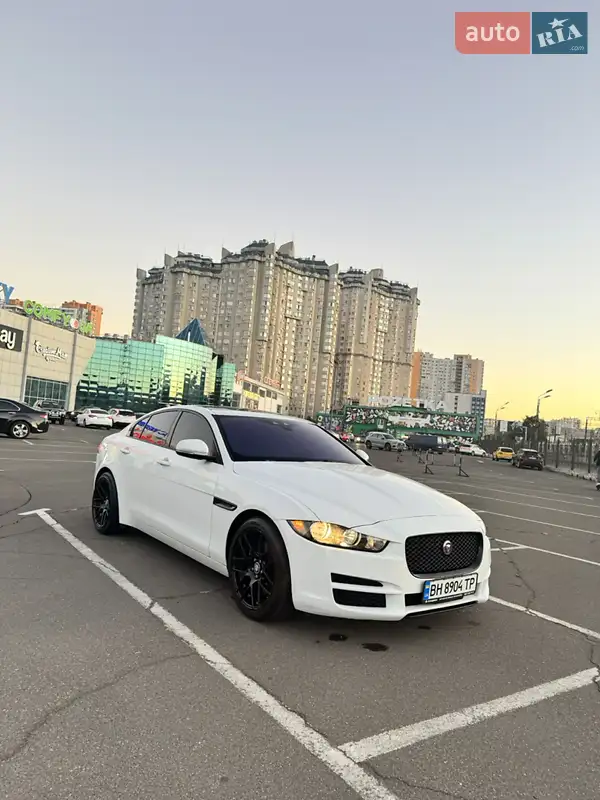 Jaguar XE 2016