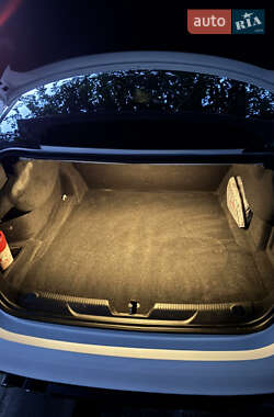 Седан Jaguar XE 2016 в Одесі