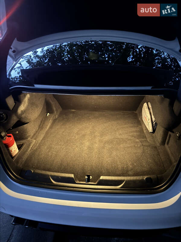 Седан Jaguar XE 2016 в Одесі фото 25 Седан Jaguar XE 2016 в Одесі