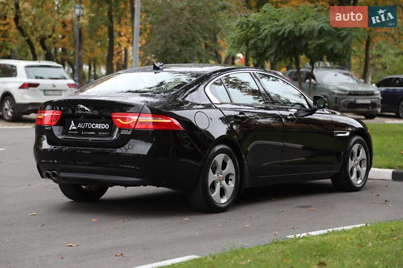 Седан Jaguar XE 2016 в Харкові