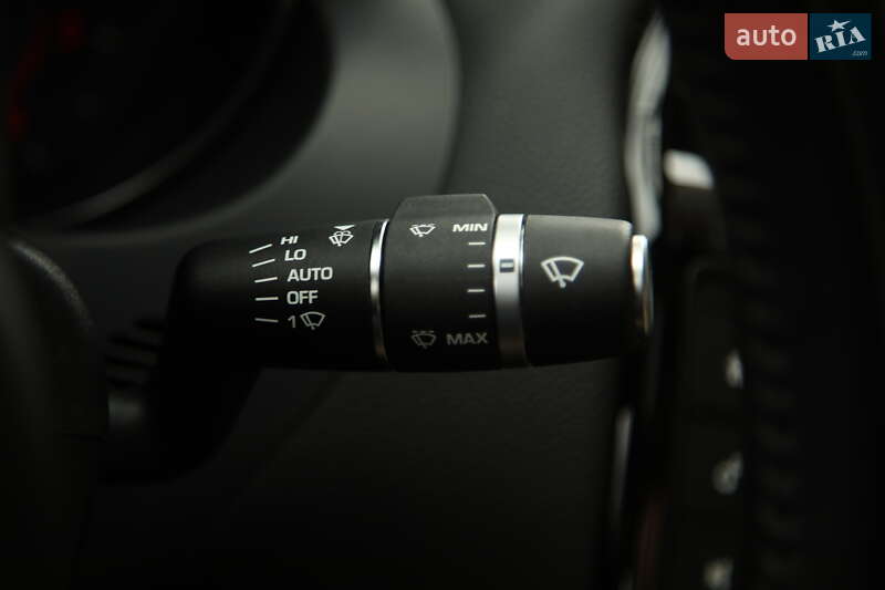 Седан Jaguar XE 2016 в Харкові