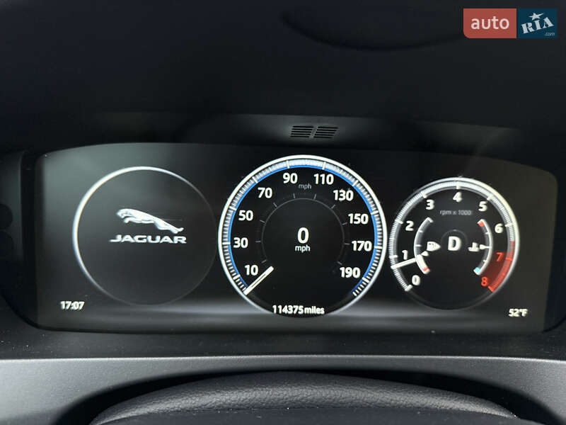 Седан Jaguar XE 2019 в Луцке