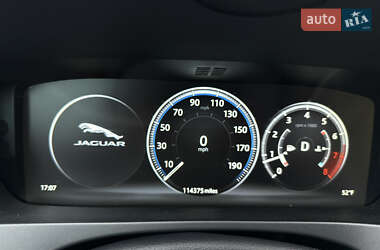 Седан Jaguar XE 2019 в  фото 13 Седан Jaguar XE 2019 в