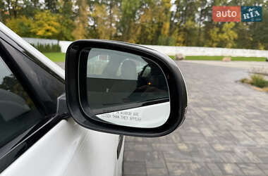 Седан Jaguar XE 2019 в  фото 23 Седан Jaguar XE 2019 в