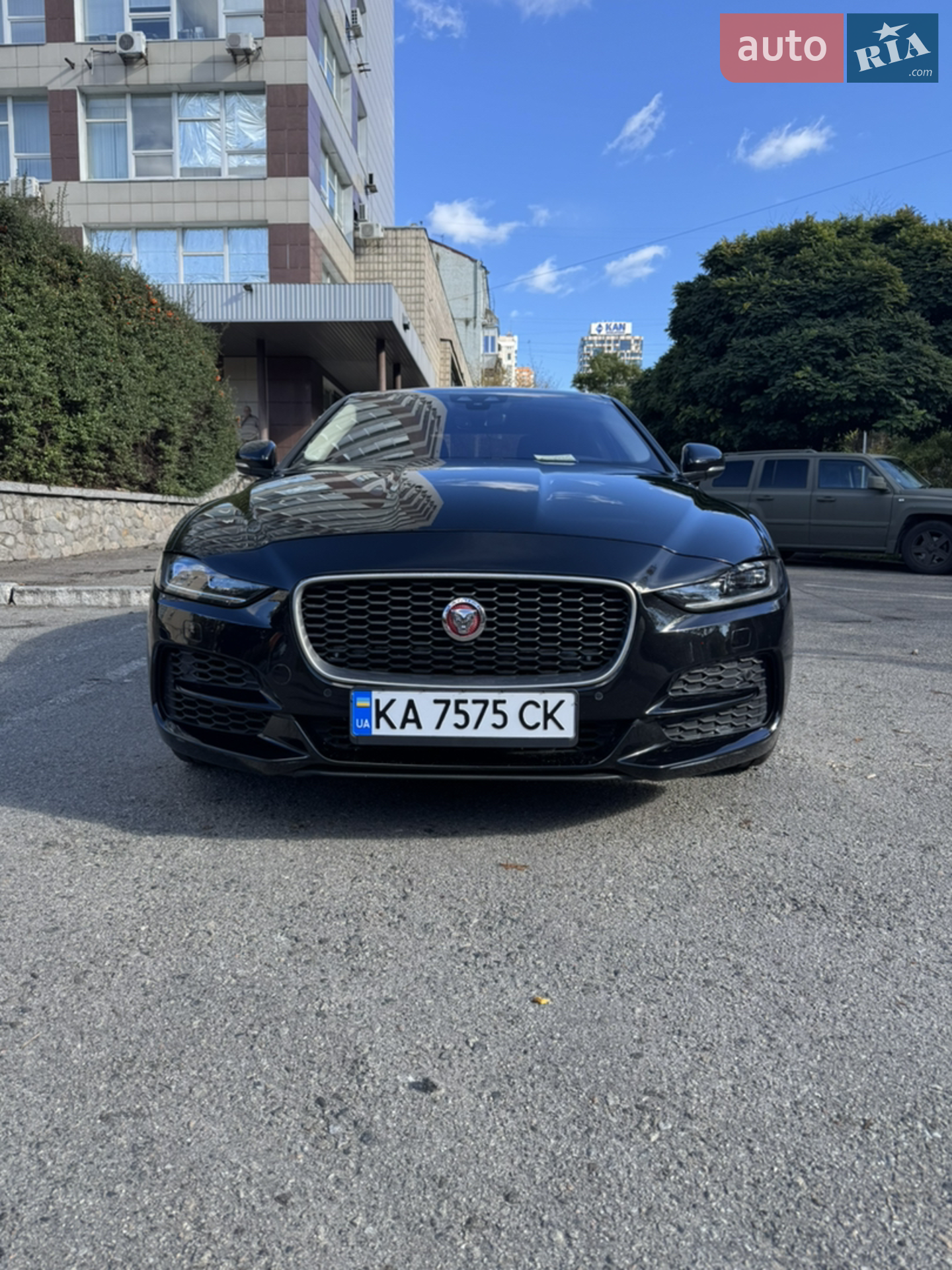 2019 Jaguar XE - фото 1