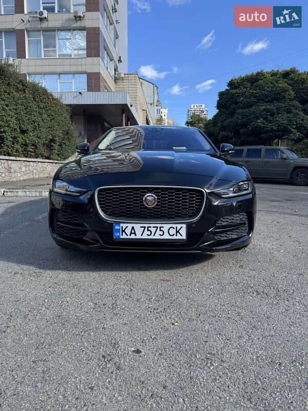 Седан Jaguar XE 2019 в Киеве фото Седан Jaguar XE 2019 в Киеве