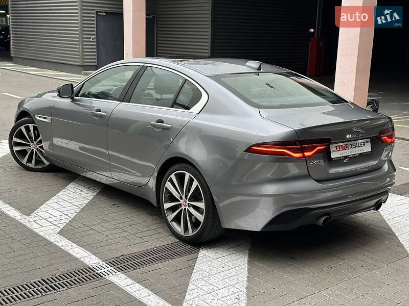 Седан Jaguar XE 2020 в Києві