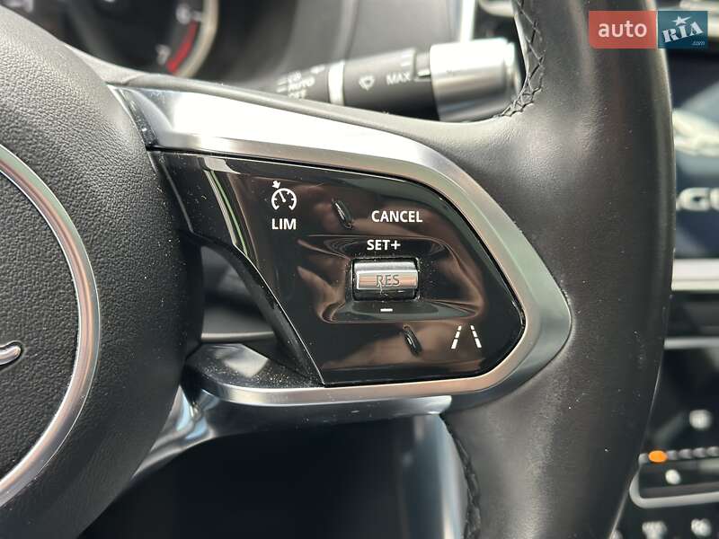 Седан Jaguar XE 2020 в Києві