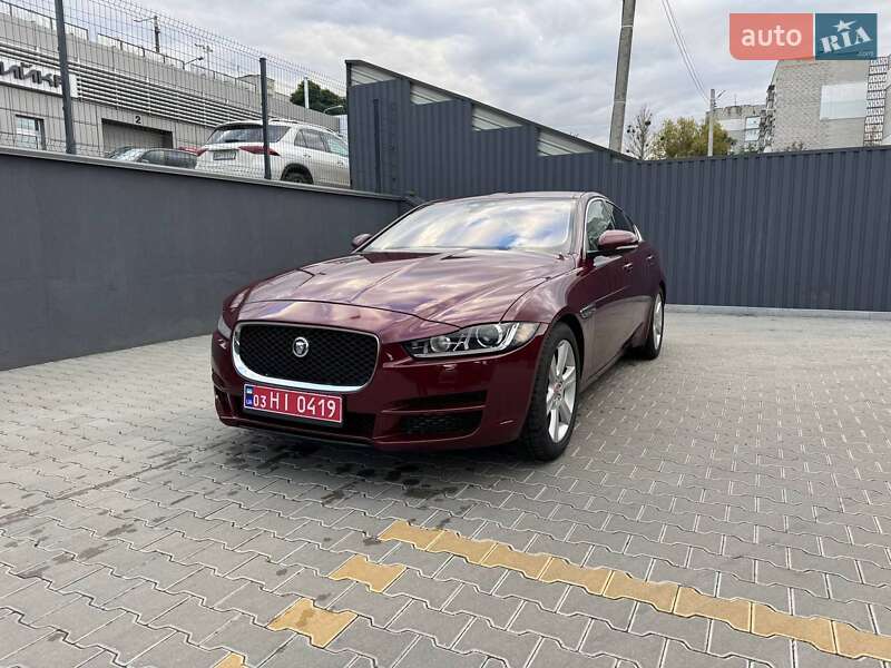 Седан Jaguar XE 2017 в Житомирі