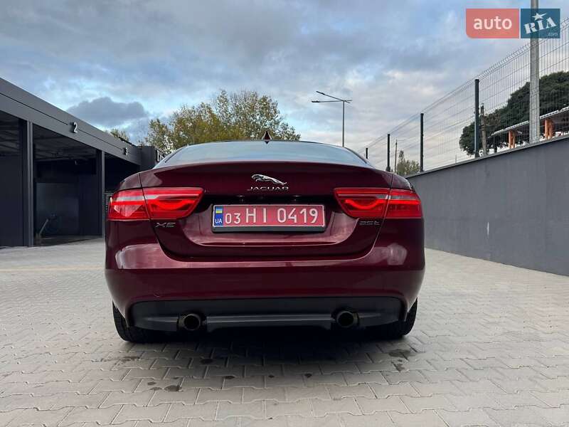 Седан Jaguar XE 2017 в Житомирі