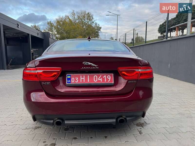 Седан Jaguar XE 2017 в Житомирі