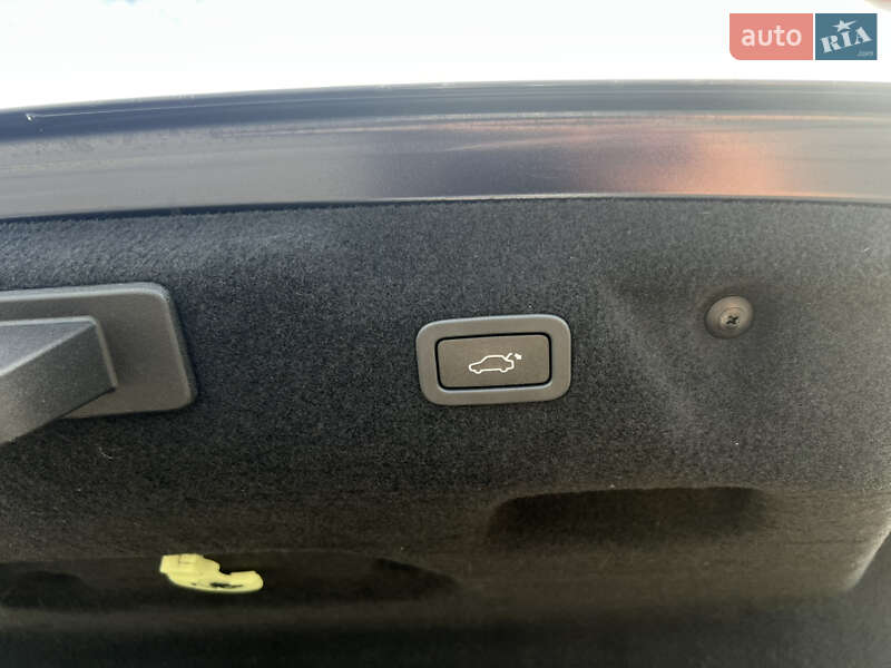 Седан Jaguar XE 2016 в Киеве