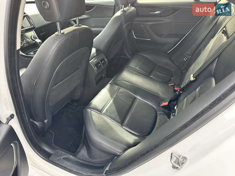 Седан Jaguar XE 2020 в Одессе фото 13 Седан Jaguar XE 2020 в Одессе