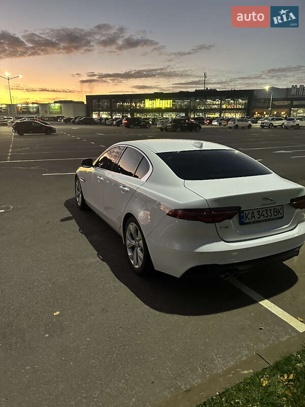 Седан Jaguar XE 2020 в Киеве
