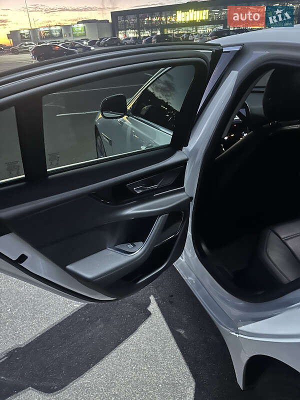 Седан Jaguar XE 2020 в Киеве