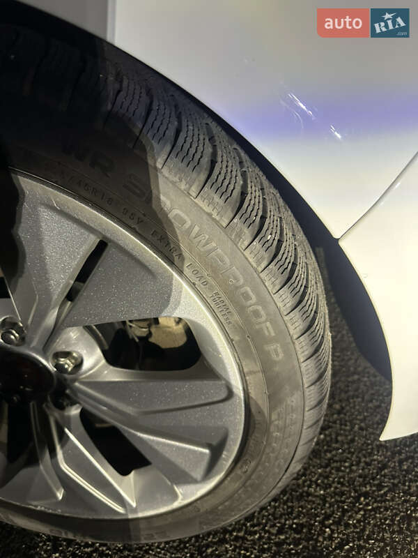 Седан Jaguar XE 2020 в Киеве