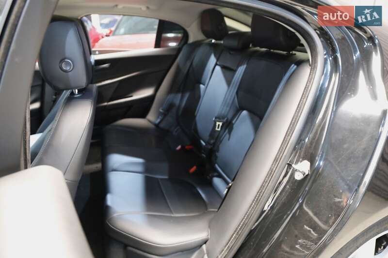 Седан Jaguar XE 2016 в Києві фото 10 Седан Jaguar XE 2016 в Києві