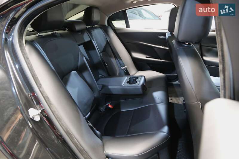 Седан Jaguar XE 2016 в Києві фото 11 Седан Jaguar XE 2016 в Києві