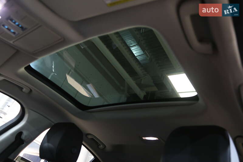 Седан Jaguar XE 2016 в Києві фото 29 Седан Jaguar XE 2016 в Києві