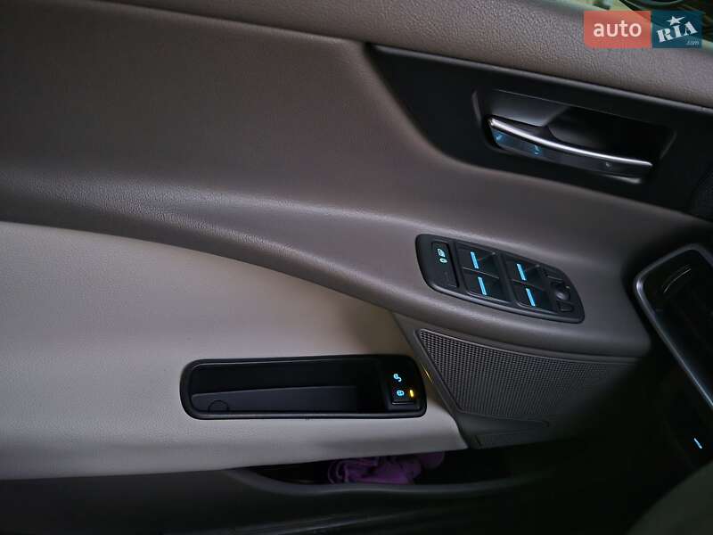 Седан Jaguar XE 2016 в Кременчуці фото 31 Седан Jaguar XE 2016 в Кременчуці