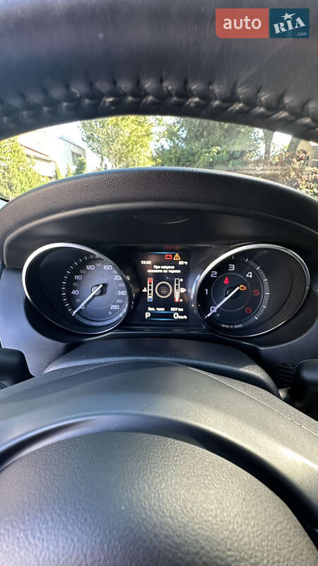 Седан Jaguar XE 2015 в Одесі