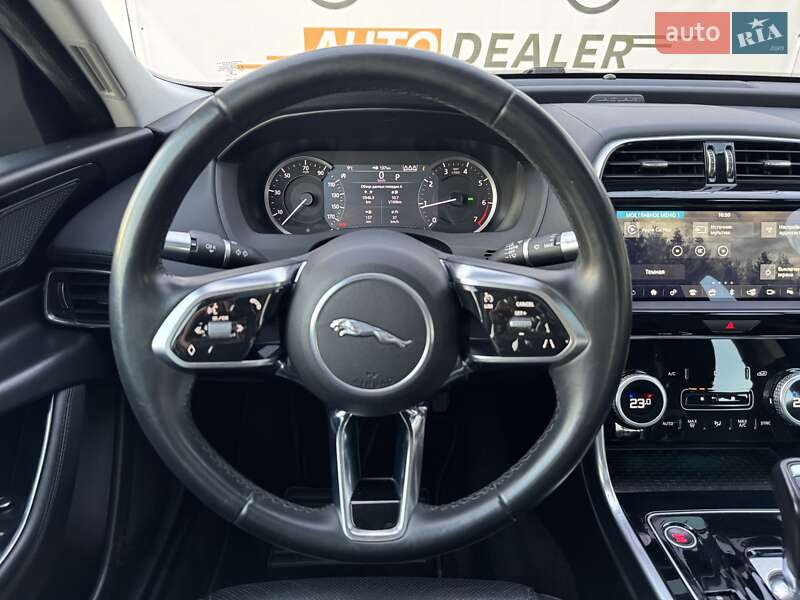 Седан Jaguar XE 2020 в Києві