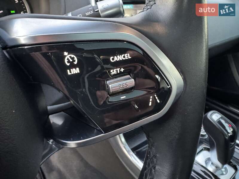 Седан Jaguar XE 2020 в Києві