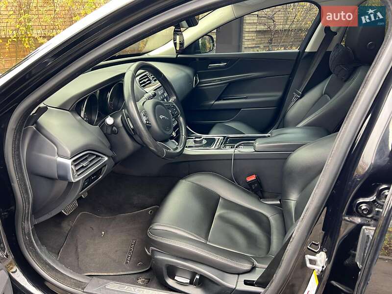 Седан Jaguar XE 2019 в Києві