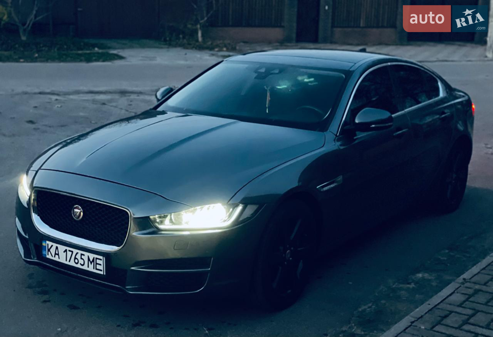 2019 Jaguar XE - мініатюра 16
