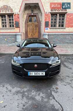Седан Jaguar XE 2016 в Полтаві