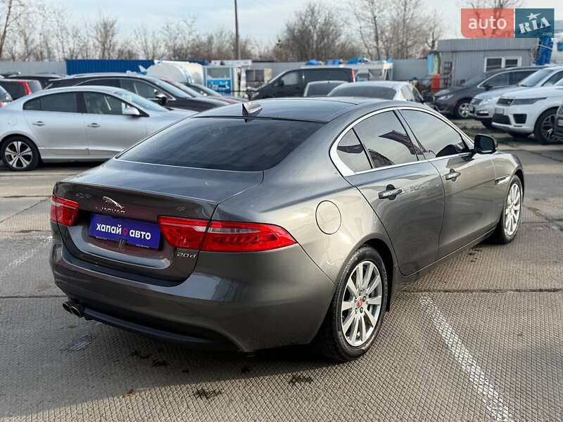 Седан Jaguar XE 2016 в Киеве