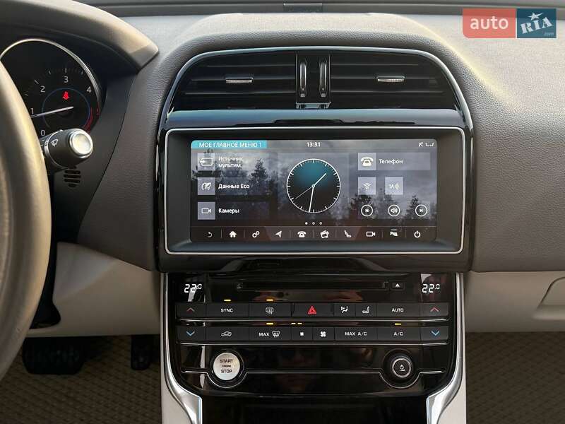 Седан Jaguar XE 2016 в Киеве