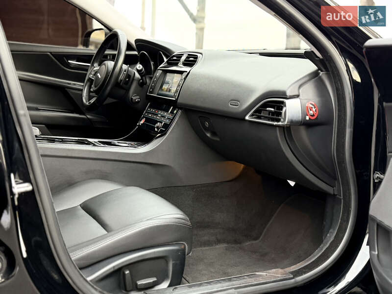 Седан Jaguar XE 2016 в Одесі фото 22 Седан Jaguar XE 2016 в Одесі