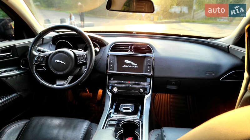 Седан Jaguar XE 2015 в Черкассах