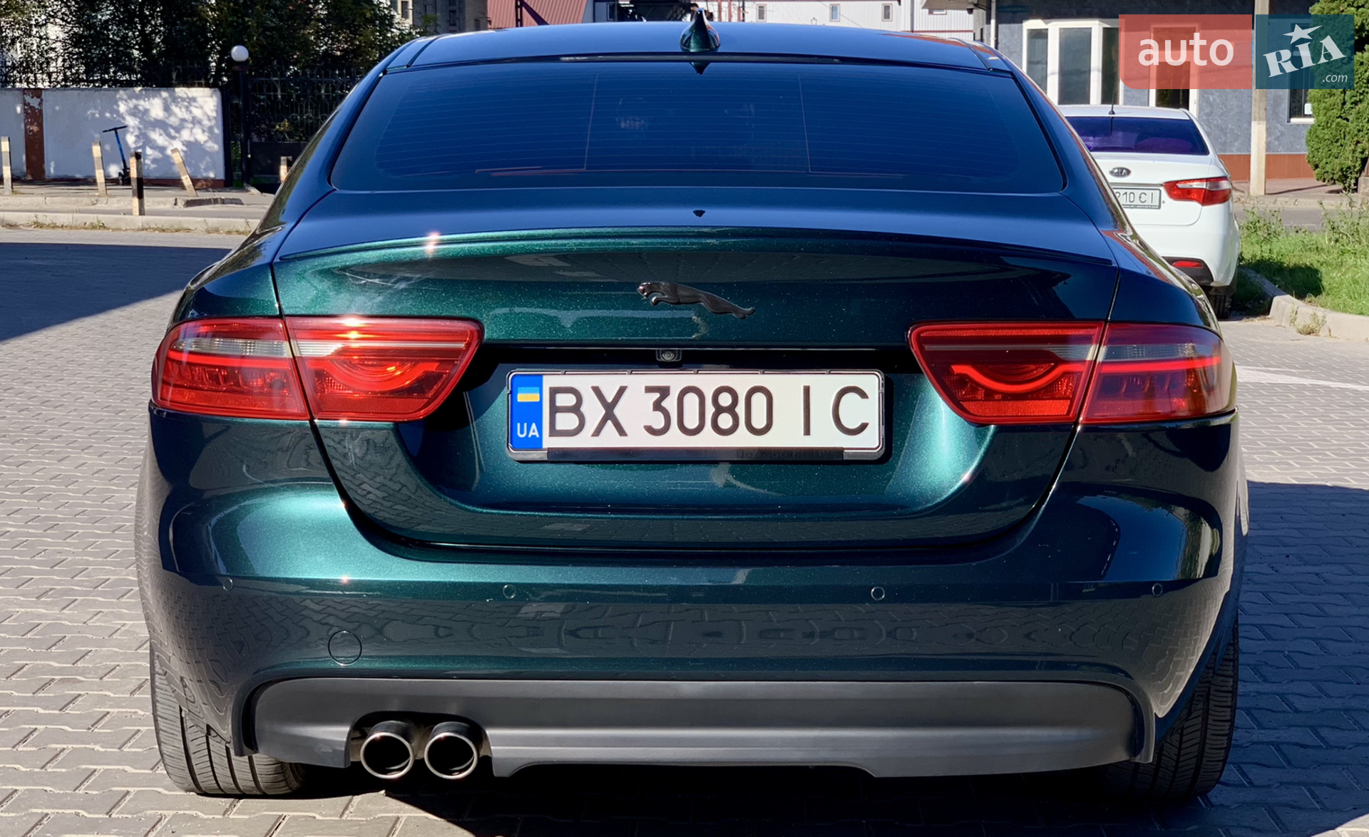 2016 Jaguar XE - мініатюра 8