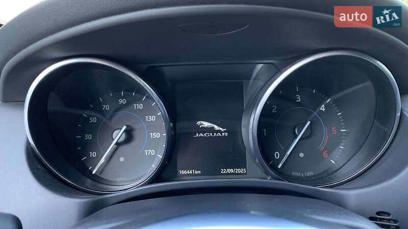 Седан Jaguar XE 2016 в Хмельницком