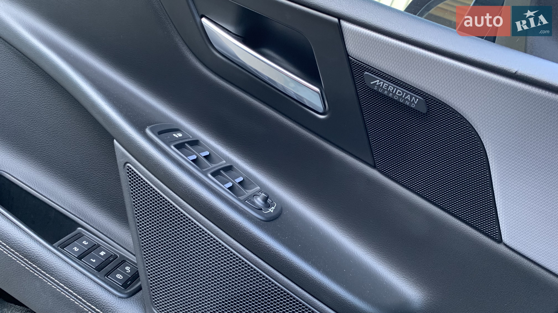 2016 Jaguar XE - мініатюра 27