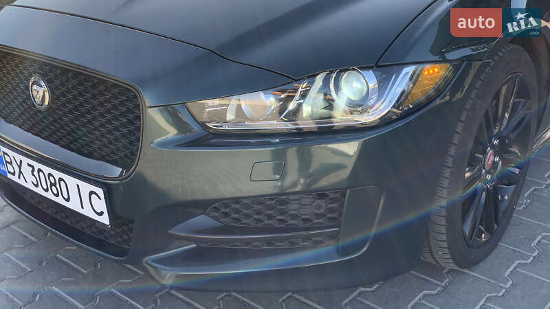 Седан Jaguar XE 2016 в Хмельницком