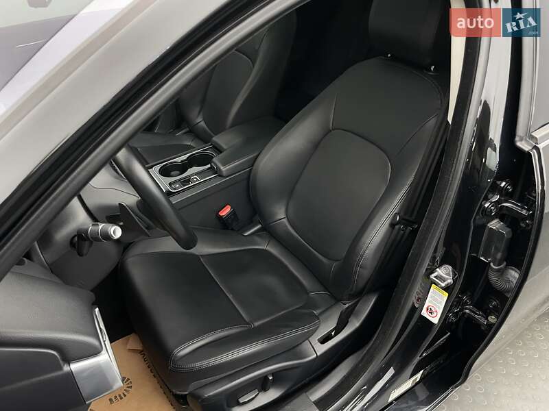 Седан Jaguar XE 2016 в Киеве