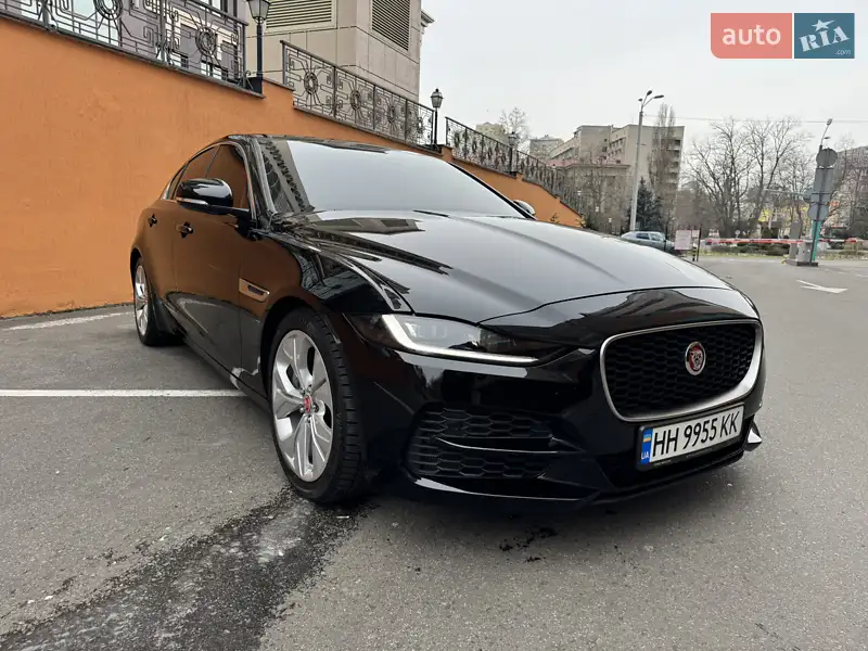 Jaguar XE 2020