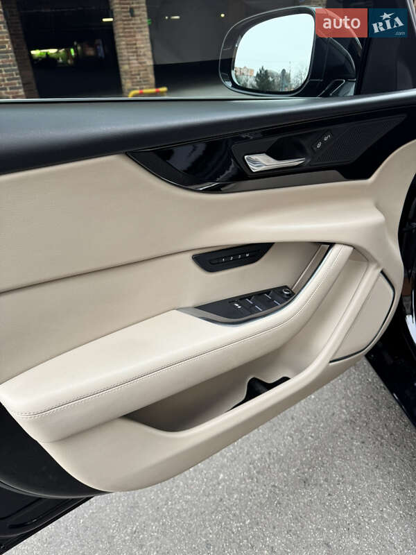 Седан Jaguar XE 2020 в Одессе