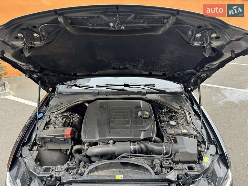 Седан Jaguar XE 2020 в Одессе