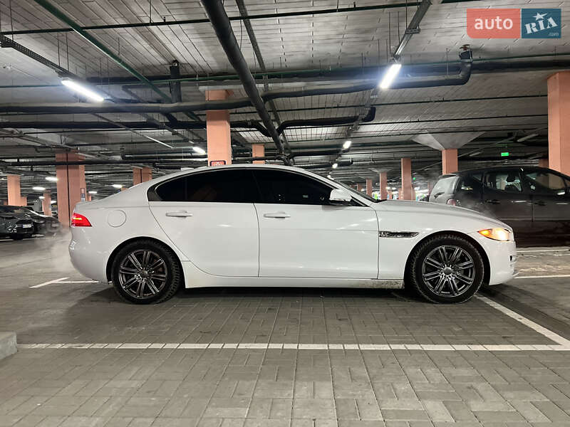 Седан Jaguar XE 2016 в Киеве фото 5 Седан Jaguar XE 2016 в Киеве