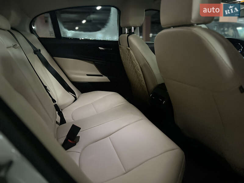 Седан Jaguar XE 2016 в Киеве фото 16 Седан Jaguar XE 2016 в Киеве