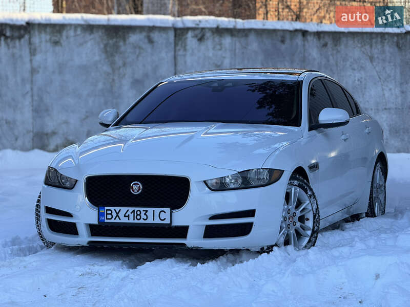 Седан Jaguar XE 2016 в Ивано-Франковске