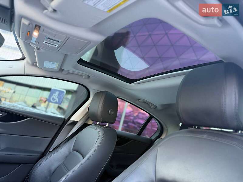 Седан Jaguar XE 2020 в Киеве фото 15 Седан Jaguar XE 2020 в Киеве