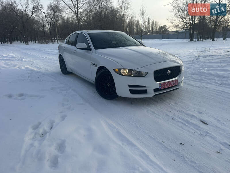 Седан Jaguar XE 2016 в Днепре