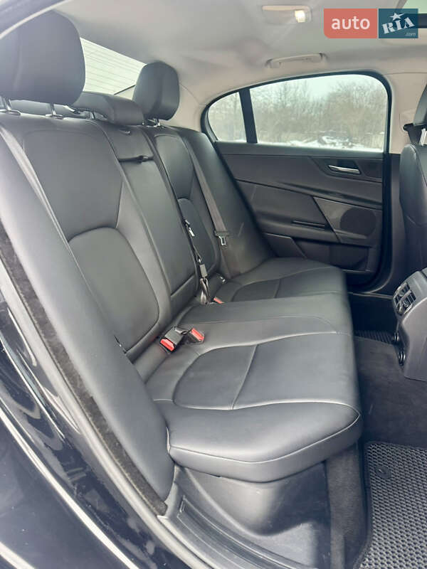 Седан Jaguar XE 2016 в Новояворовске фото 41 Седан Jaguar XE 2016 в Новояворовске