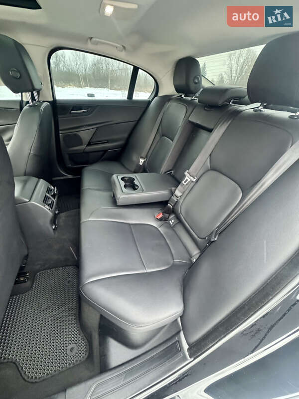 Седан Jaguar XE 2016 в Новояворовске фото 44 Седан Jaguar XE 2016 в Новояворовске